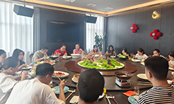 武汉人生就是博官网团圆共庆，共筑鲜丽梦